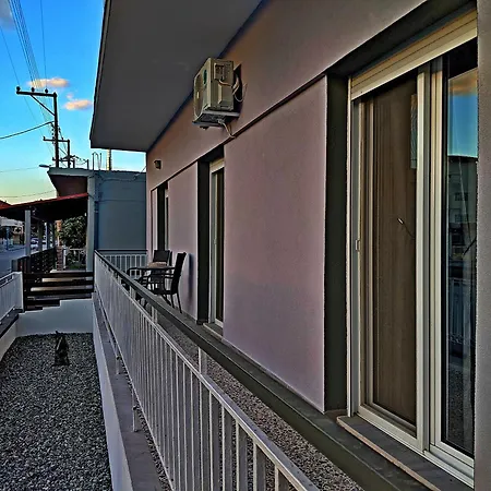 Summer House Rocinante 1 בית נופש Vromerí