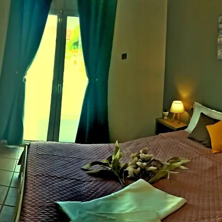 Summer House Rocinante 1 Vromerí