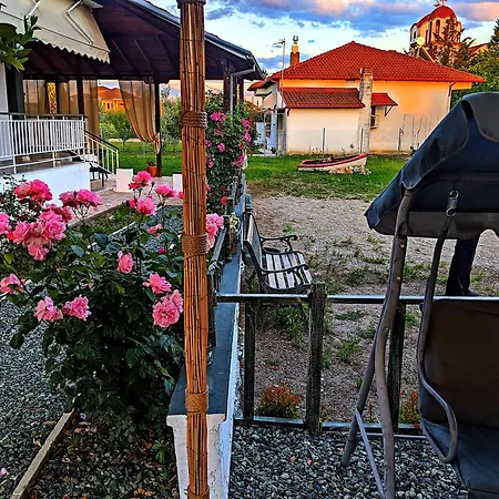 Summer House Rocinante