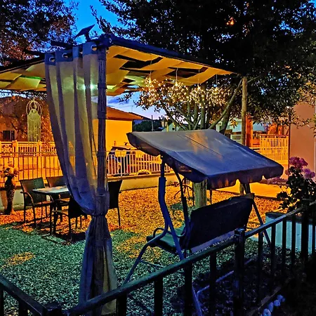 Summer House Rocinante